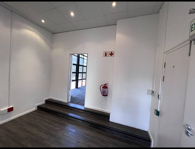 58M² OFFICE TO LET IN OBSERVATORY